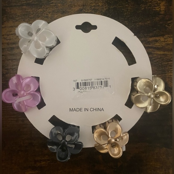 Noir Mini Hair Claws Clip Set of 5 Multi-color Flower shaped Hair clip set NEW! - Picture 5 of 6